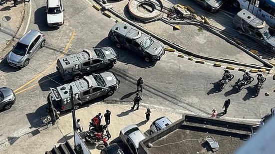 Tentativa de assalto mobilizou dezenas de policiais no início desta tarde, no Farol | Cortesia ao TNH1