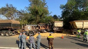 Imagem Motorista morre em SP após carro ser prensado por carretas