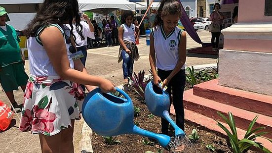 Alunos da rede municipal reaproveitaram o vale-livro sustentável. | Janaína Farias/Semed