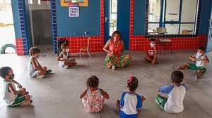 Imagem 'Escola doce lar': pequenos alagoanos voltam às creches e pais destacam importância do desenvolvimento infantil