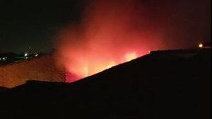 Fogo teria começado durante a madrugada desta segunda (27) | Foto: Reprodução