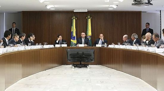 Imagem Bolsonaro faz nesta terça-feira a segunda reunião ministerial