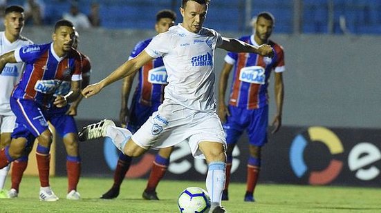 Dagoberto jogou contra o Bahia na Copa do Brasil, sentiu desconforto e está fora do jogo com o CRB | Gustavo Oliveira / Londrina