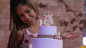 Com visual comportado, MC Melody comemora 12 anos com festa com tema de unicórnios | Reprodução