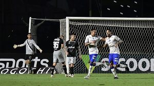 Em São Januário, CSA venceu o Vasco no confronto direto e se aproximou da briga pelo G-4 | Marcello Dias / DiaEsportivo / Folhapress