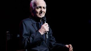 Imagem Cantor francês Charles Aznavour morre aos 94 anos