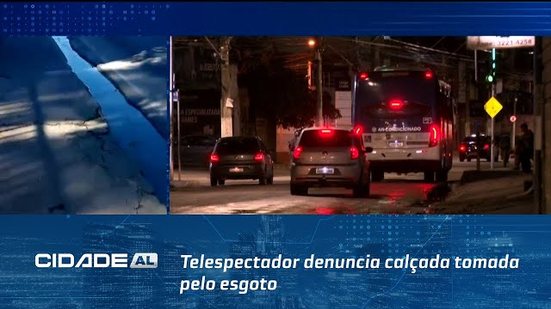 Que Sujeira!: Telespectador denuncia calçada tomada pelo esgoto