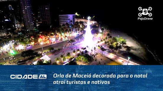 Orla de Maceió decorada para o natal atrai turistas e nativos