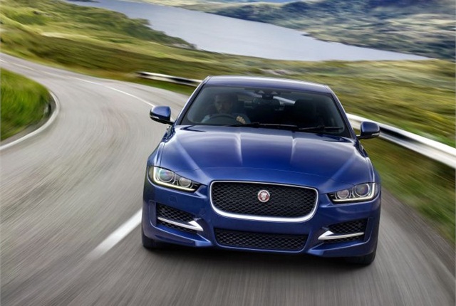 m-jaguar-xe-in-motion