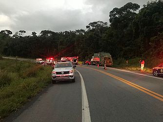 Três pessoas morrem em acidente com caminhão na BR 101, em Pilar