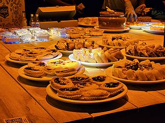 Pastel de Belém e cocadas regionais