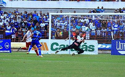 Cleyton no gol da vitória sobre o Ituano na Série D (Foto: Pei Fon / Portal TNH1)