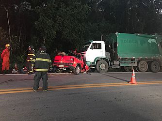 Três pessoas morrem em acidente com caminhão na BR 101, em Pilar