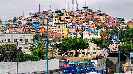 Guayaquil, Equador- A principal porta de entrada no Equador não atrai pela beleza. Sofre com a poluição visual e atmosférica, além de ser um emaranhado de concreto