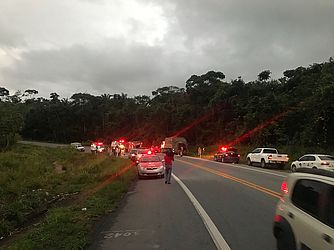 Três pessoas morrem em acidente com caminhão na BR 101, em Pilar