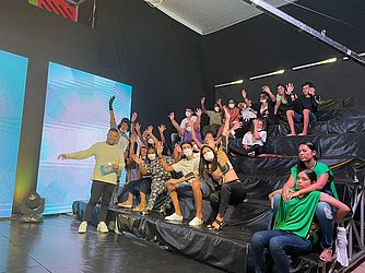 O game-show conta com plateia e a gravação aconteceu com muita animação