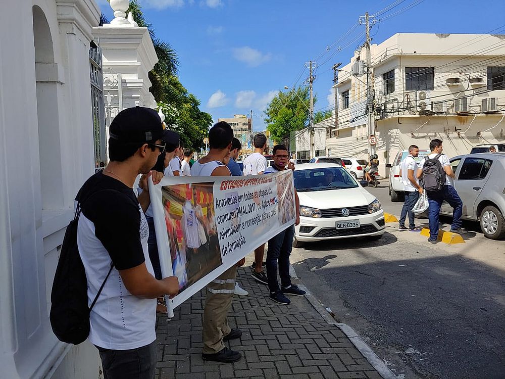 Concursados durante protesto nesta manhã