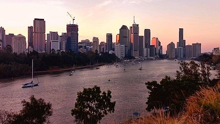 Brisbane, Austrália- A cidade sofreu com o rápido crescimento sem critérios estéticos que levaram Brisbane a ser repleta de arranha-céus horríveis.